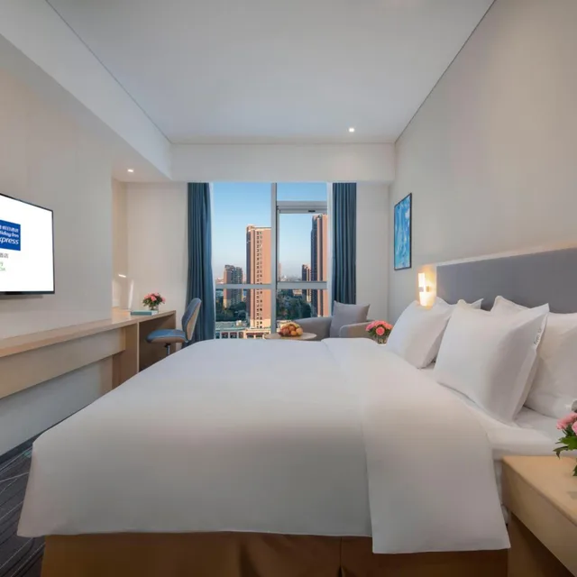 غرفة قياسية بسرير كينج وسرير كوين، Holiday Inn Express Yantai Yeda 5/7