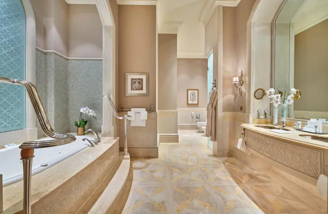 Palace, Deluxe, Suite, Beach Front, Club Lounge Access، Emirates Palace Mandarin Oriental Abu Dhabi 1/1