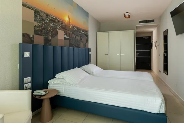 Classic, Twin Beds, Side Sea View, Balcony, MERCURE RIMINI ARTIS 6/10