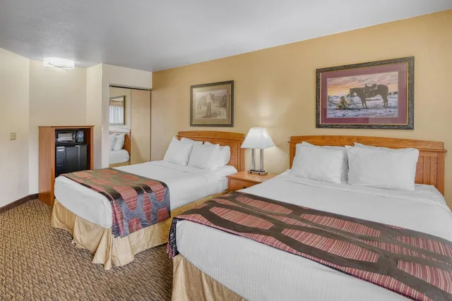 غرفة قياسية بسريرين كوين لذوي الإعاقة، Best Western Plains Motel 1/10