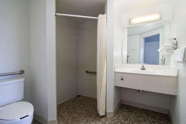 غرفة بسرير مزدوج لذوي الإعاقة، Motel6 Lakeville, MN - South - Lakeville 8/10