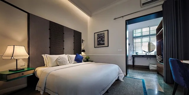 غرفة ديلوكس بسرير كينج، The Edison George Town 2/4