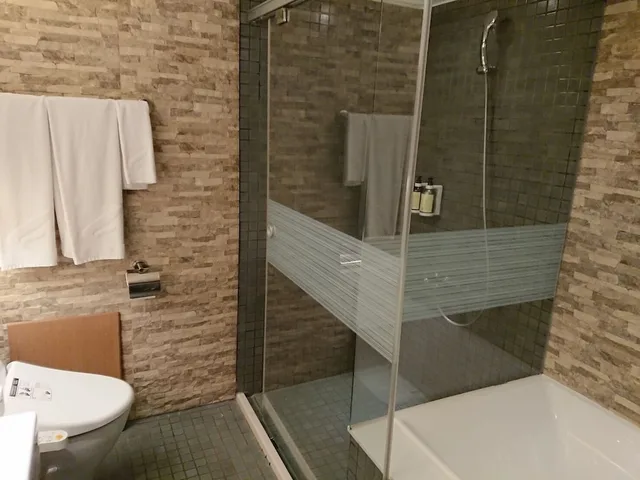 غرفة قياسية ثلاثية بثلاثة أسرّة بغرفة نوم واحدة، Simple Plus Hotel 1/2
