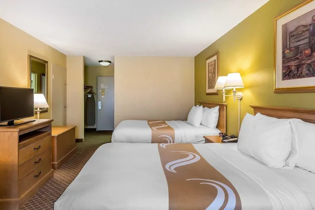 غرفة بسريرين مزدوجين لذوي الإعاقة، Quality Inn Perrysburg - Toledo South 3/10