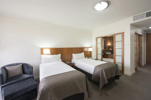 West, Superior, Twin Beds، Majestic Roof Garden 1/5