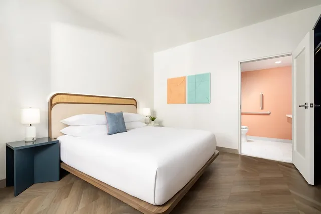 غرفة بسرير كينج لذوي الإعاقة، Hyatt Centric San Juan Isla Verde 3/10