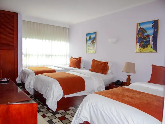 غرفة قياسية ثلاثية بسريرين منفصلين، Hotel Bahia 1/2