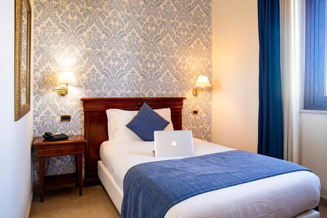 Business, Single, French Bed، Villa Giuliana 2/7