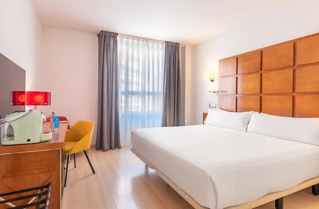 غرفة بريميوم ثلاثية، Zentral Ave Zaragoza 1/3