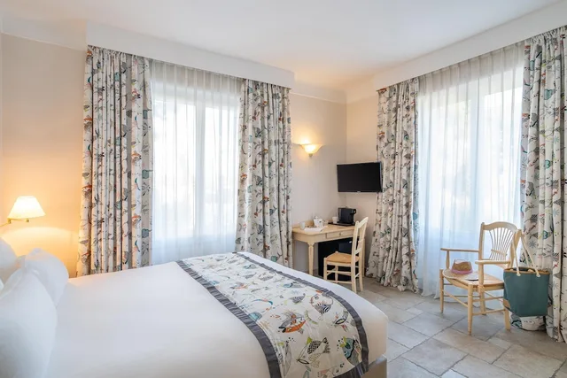 Standard, Queen Bed, Ground Floor, Grand Hotel Des Lecques, BW Signature Collection 1/6