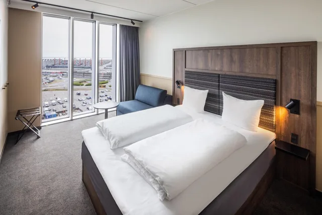 Room, Double Bed, with Extra Bed, Comfort Hotel Copenhagen Airport 2/2