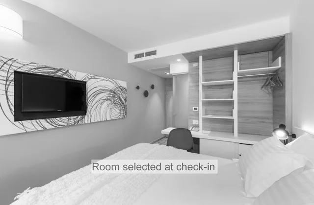 غرفة سوبيريور بسرير مزدوج بإطلالة على المسبح بشرفة، Pharos, Hvar Bayhill Hotel 8/10
