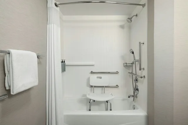 Room, 2 Queen Beds, Accessible, Courtyard By Marriott Kokomo 4/5