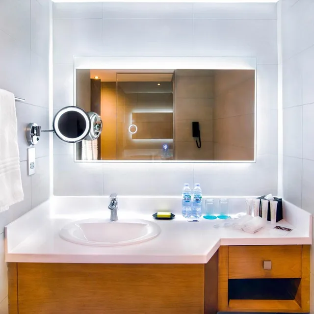 Guest Room, Deluxe, King Bed, City View, Le Meridien Abu Dhabi 10/10