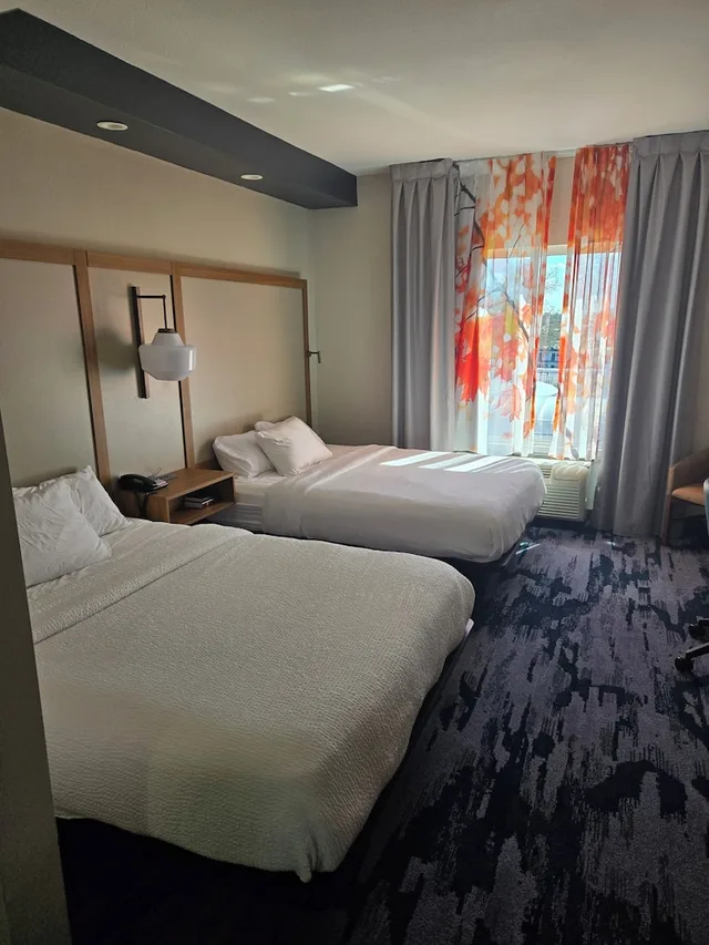 جناح استوديو بسريرين كوين بغرفة نوم واحدة، Fairfield Inn Suites Cleveland 1/4
