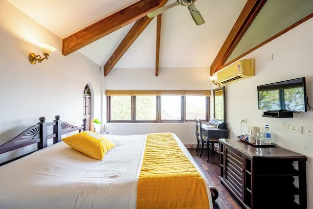 Museum, King Bed، Bloom Boutique Waterfront Fort Kochi 1/4