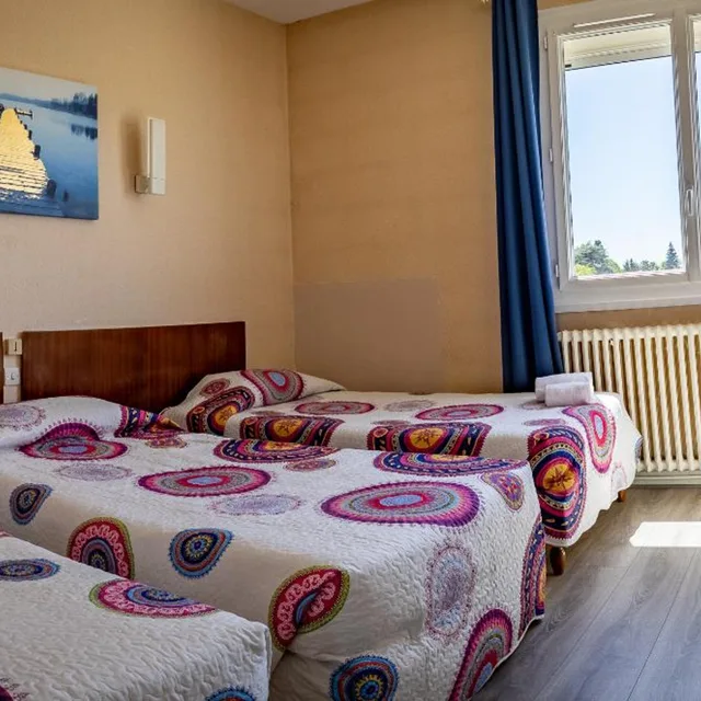 غرفة ثلاثية، HOTEL CHRISTINA 6/10