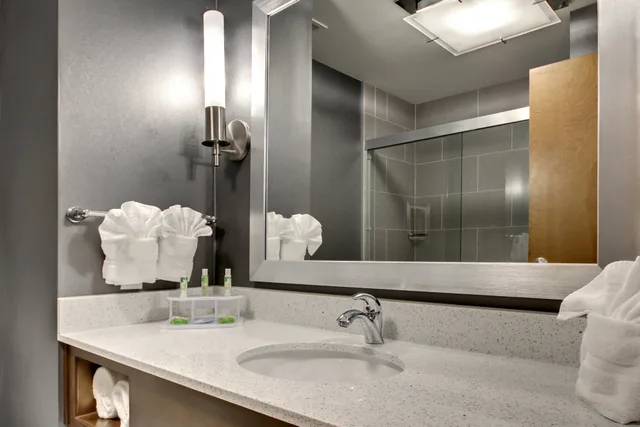 غرفة تنفيذية بسرير كينج، Holiday Inn Express Hotel And Suites Albany 5/6