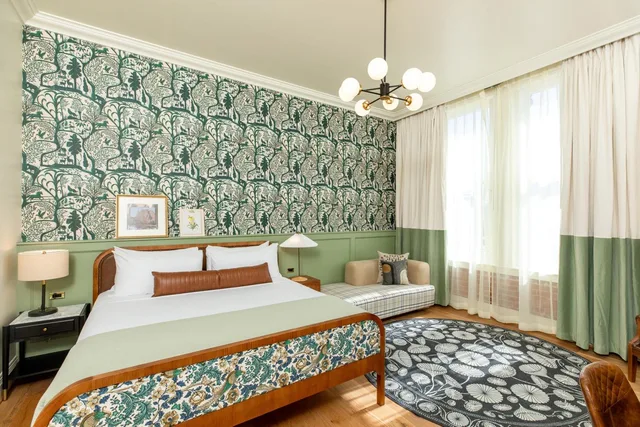 Retreat, Suite, King Bed, 2 Queen Beds، The Mining Exchange A Registry Collection Hotel 3/10