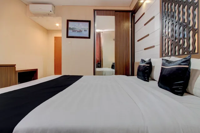 غرفة ديلوكس بسرير مزدوج، Collection O near Stadion Manahan formerly Graha Laweyan Solo 3/6
