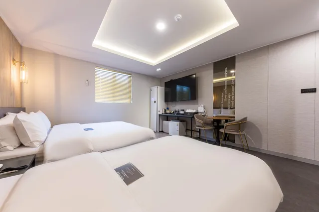 غرفة ملكية بسريرين منفصلين، Hotel 24st Urban Brown Seosan Lake Park 1/1