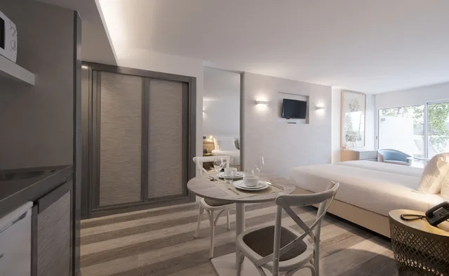 استوديو بسرير مزدوج بإطلالة جزئية على البحر بمطبخ صغير، Hotel Alto Lido 1/1
