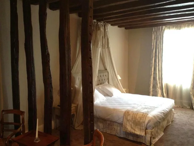 جناح سوبيريور بسرير كينج، Hotel Le Cheval Blanc 1/2