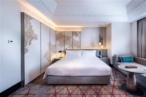 غرفة عائلية بسرير كينج، Doubletree By Hilton Putrajaya Lakeside 1/2