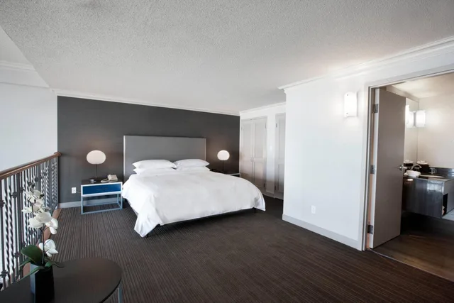 Bi Level, Loft, Suite, King Bed, Falls View، Niagara Falls Marriott on The Falls 2/3