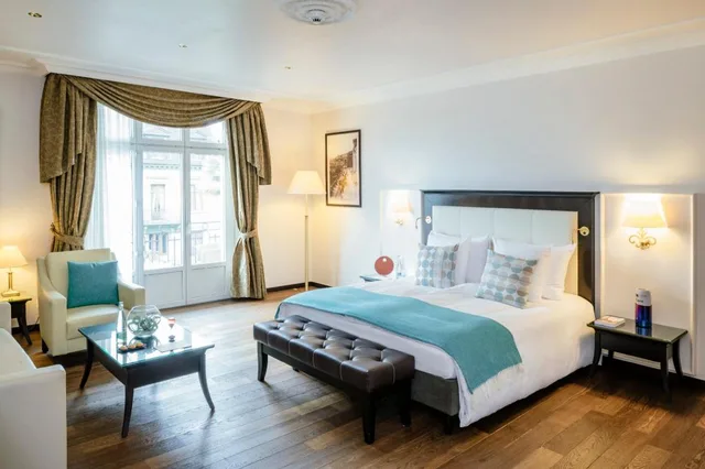 Suite, Queen Bed, Partial Lake View, Balcony، Grand Hotel Suisse Majestic 1/7