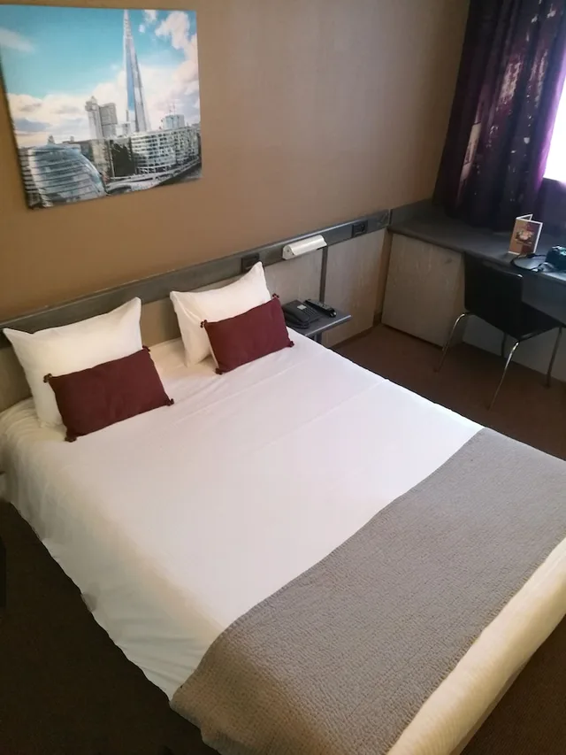 غرفة قياسية بسرير مزدوج، Hotel Gratte - Ciel Ariana 1/2