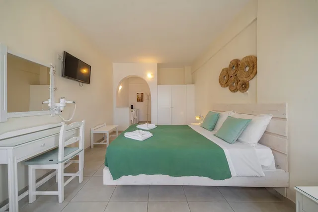 غرفة قياسية بسرير مزدوج بشرفة، Ersi Villas 2/10