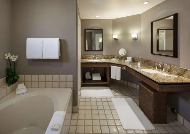Private, 1 Bedroom, Suite, King Bed, Balcony or Patio, Sofa, Bathtub، Fairmont Scottsdale Princess 4/5