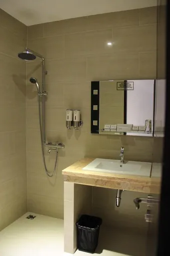 غرفة عائلية، Hotel Victory Bandung 4/4