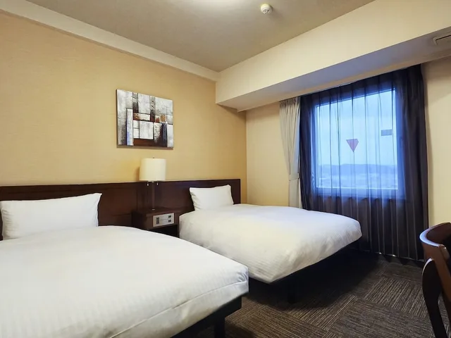 غرفة بسريرين منفصلين، Hotel Route-Inn Nagahama Inter 1/3