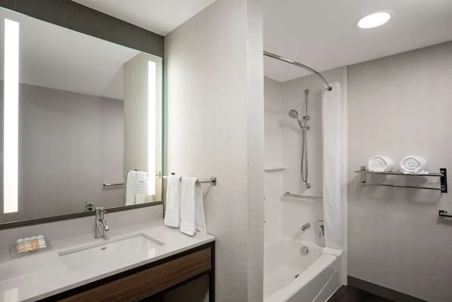 جناح بسرير كينج لذوي الإعاقة، Hilton Garden Inn Kalispell 3/5
