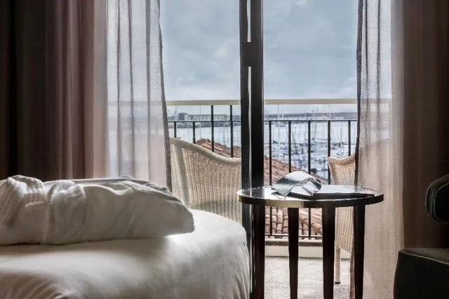 غرفة، Grand Hotel Acores Atlantico 1/2