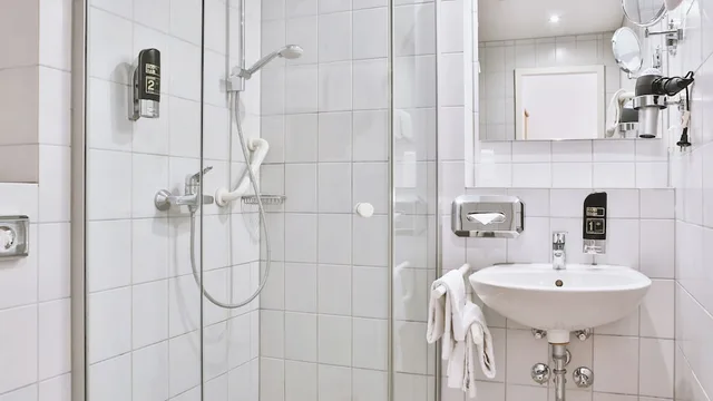 Room, Twin Beds, Hotel Restaurant Krokodil 6/6