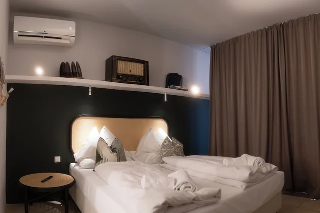 Afsigned on Arrival, Junior Suite, Double Bed, Street View، Gratzlhotel Karmelitermarkt 1/4