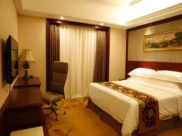 غرفة قياسية بسرير كوين، Vienna International Hotel Shanghai National Convention And Exhibition Center Huaxu Road 1/1