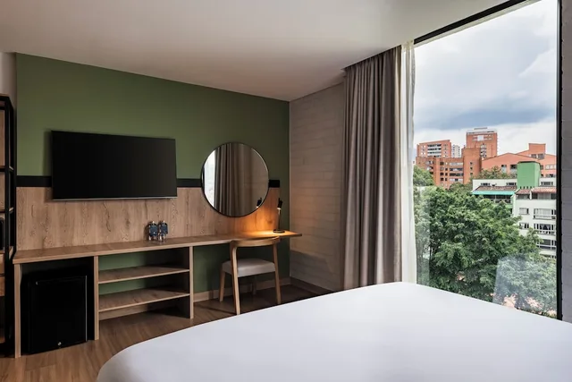 غرفة سوبيريور بسرير كينج بإطلالة على المدينة، Faranda Collection Medellin, A Member of Radisson Individuals 1/10