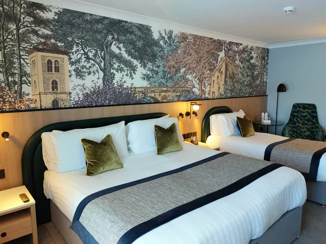Signature Family Suite AC، Menlo Park Hotel 2/3