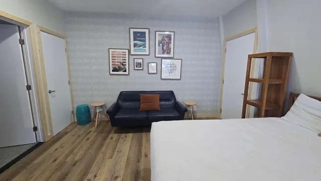 جناح استوديو بسريرين كوين لذوي الإعاقة، Cinnamon Bear Inn 3/3