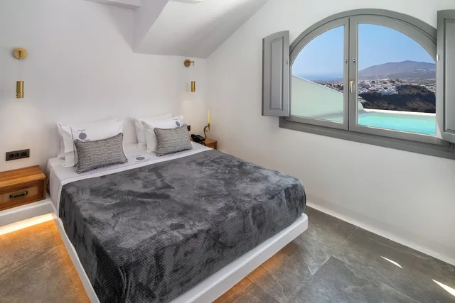 جناح شهر العسل بسرير كوين مع أريكة، Eteoro Suites 3/3