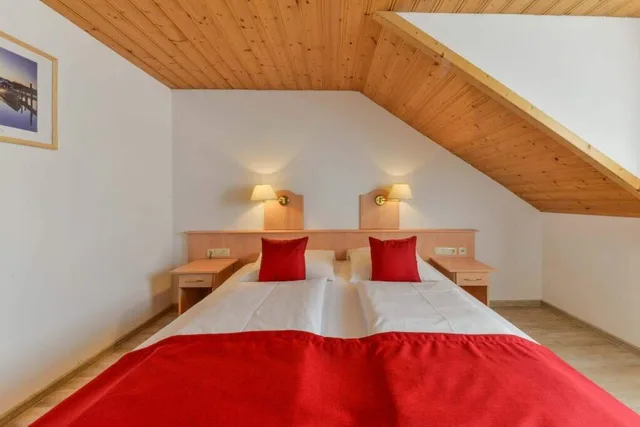 جناح جونيور بسرير كينج مع أريكة، Landhotel Zum Metzgerwirt 1/2