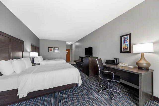 غرفة بسريرين كوين، Garner Hotel Oklahoma City Quail Springs by IHG 1/3