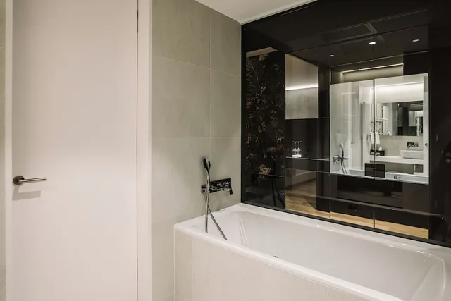جناح استوديو فاخر بسرير كينج مع أريكة، Hotel A 3/4