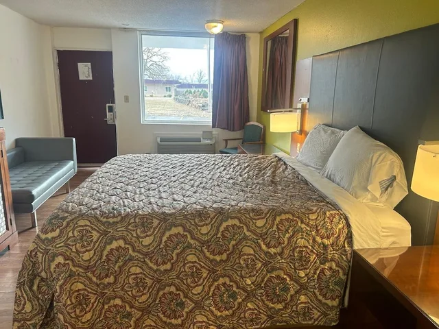 غرفة ديلوكس بسرير كينج، Marifah Inn Salina 4/8