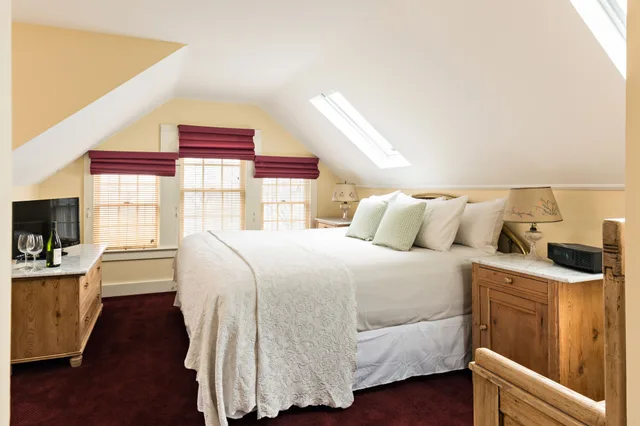 غرفة سوبيريور بسرير كينج، Brass Key Guesthouse - Adults Only 2/4