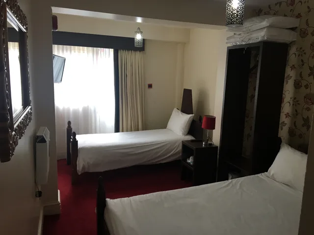 غرفة قياسية ثلاثية، Islington Inn 1/1
